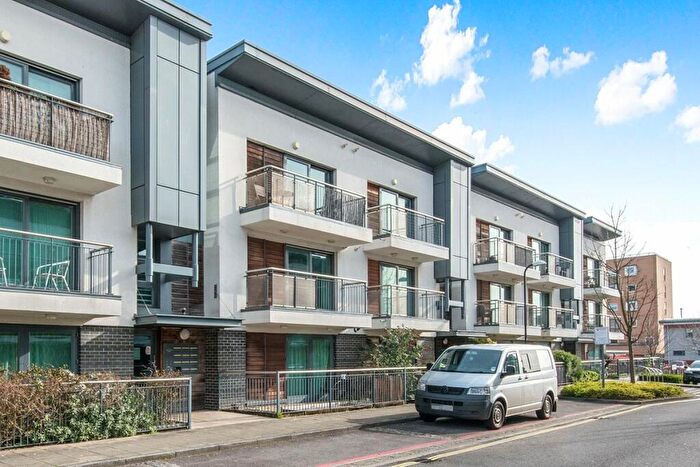 1 Bedroom Flat To Rent In Ted Bates Road, Southampton, Hampshire, SO14