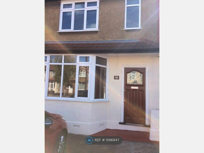 2 Bedroom Semi-Detached House To Rent In Jubilee Avenue, Romford, RM7