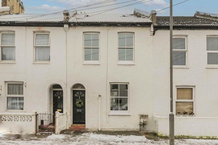 2 Bedroom Property To Rent In Besley Street, London, SW16