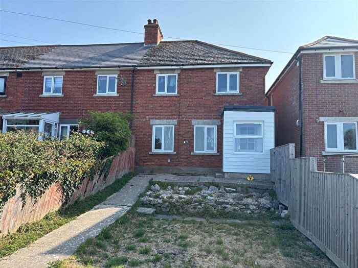 3 Bedroom End Of Terrace House To Rent In Australia Road, Chickerell, Weymouth, DT3