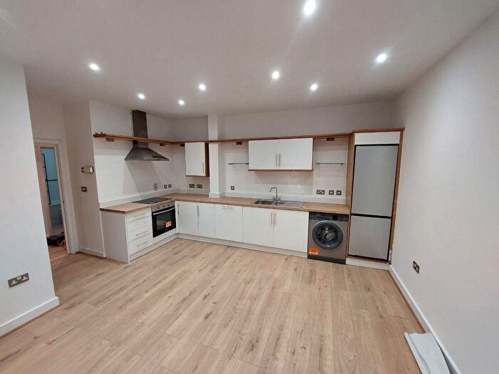 2 Bedroom Flat To Rent In Denmark Road, London, SE5