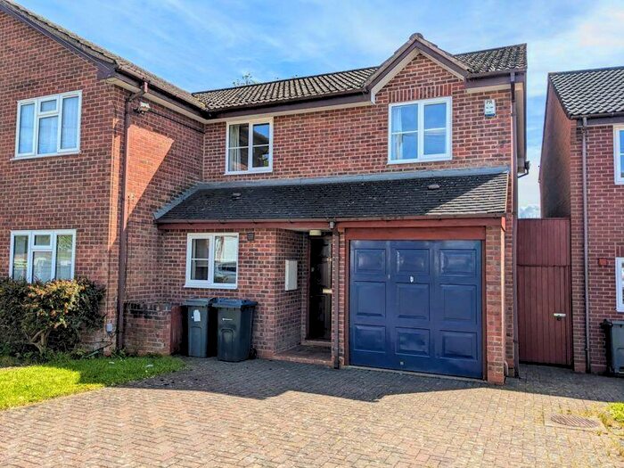 3 Bedroom Semi-Detached House To Rent In Redwood Road, Kings Norton, Birmingham, B30