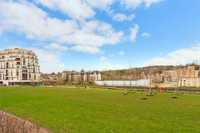 2 Bedroom Flat For Sale In Longmead Terrace, Bath, BA2