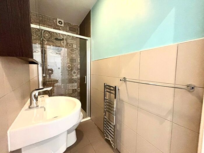 2 Bedroom Apartment To Rent In Warwick Street, Leamington Spa, CV32