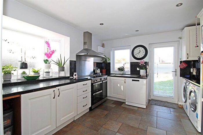 4 Bedroom Detached House For Sale In The Grange, Lower Caldecote, SG18
