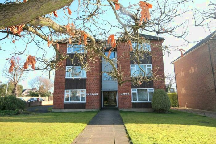 1 Bedroom Flat To Rent In The Avenue, Surbiton, KT5