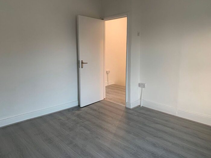 2 Bedroom Flat To Rent In Boundary Road, Walthamstow, E17