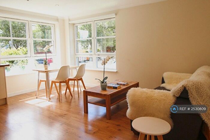 4 Bedroom Flat To Rent In Blandfield, Edinburgh, EH7