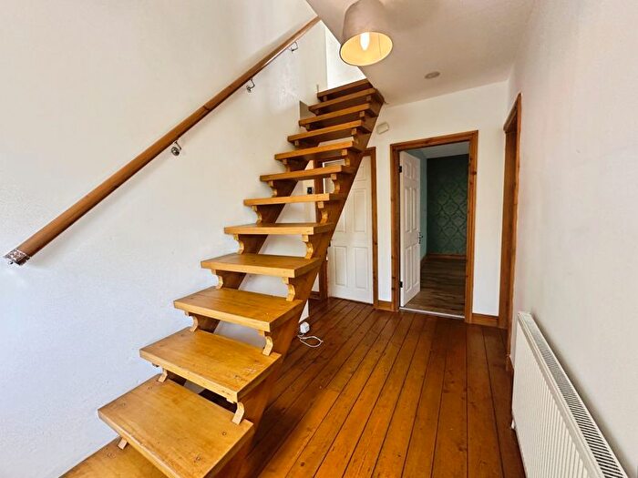 4 Bedroom Detached House For Sale In Summit Close, Bury, BL9