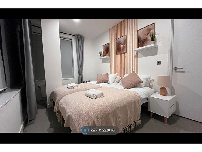 2 Bedroom Flat To Rent In The Platform_, Bracknell, RG12