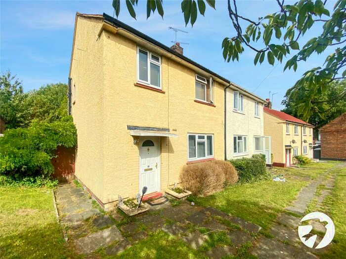 3 Bedroom End Of Terrace House To Rent In Aylesford Crescent, Gillingham, Kent, ME8