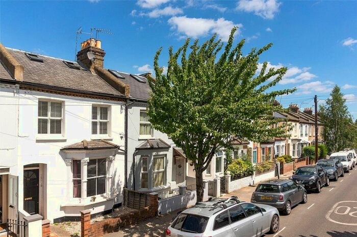 1 Bedroom Flat To Rent In Standen Road, London, SW18