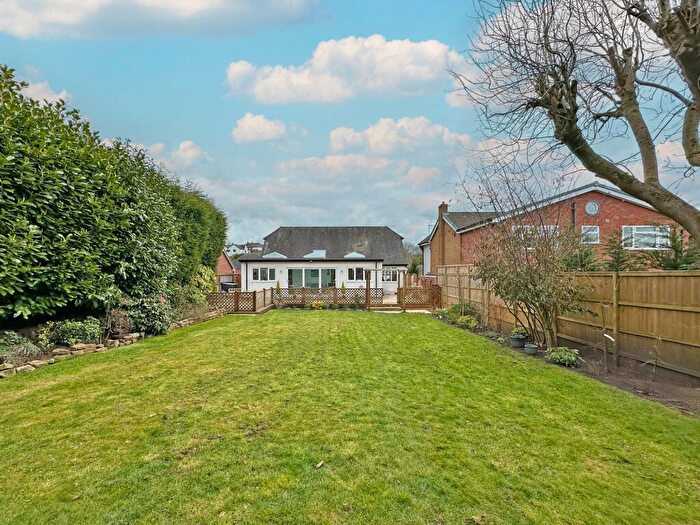 4 Bedroom Detached House For Sale In Cotwall End Road, Dudley, DY3