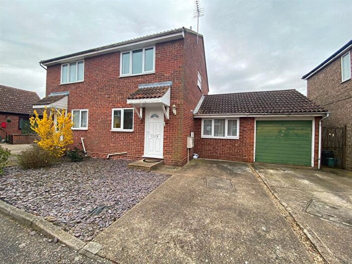 3 Bedroom Semi-Detached House To Rent In Charles Court, Wivenhoe, CO7