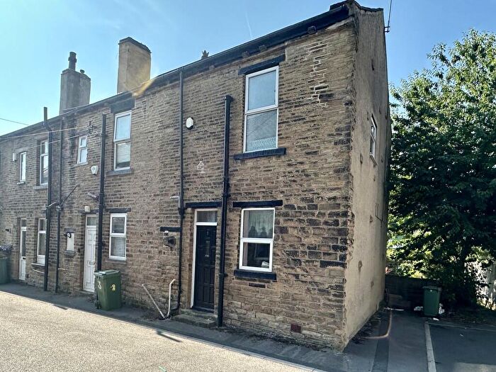 2 Bedroom End Of Terrace House For Sale In South View, Stanningley, LS28