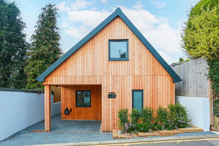 2 Bedroom Detached House For Sale In Kingston Close, Hove, BN3