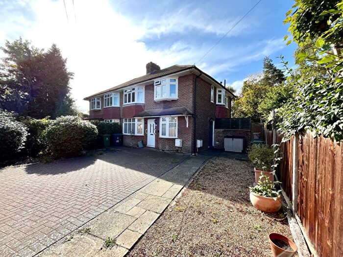 2 Bedroom Maisonette For Sale In Mansfield Road, Chessington, Surrey., KT9