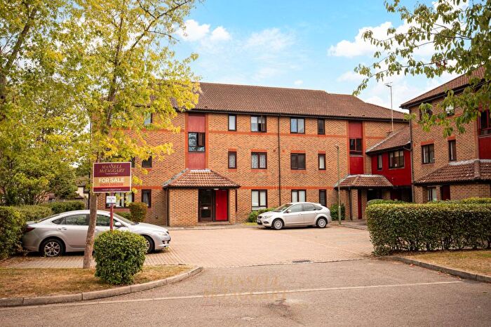 2 Bedroom Flat For Sale In Oakside Court, Horley, RH6