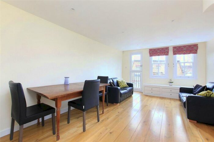 3 Bedroom House To Rent In Royal Duchess Mews, Dinsmore Road, Clapham South, London, SW12