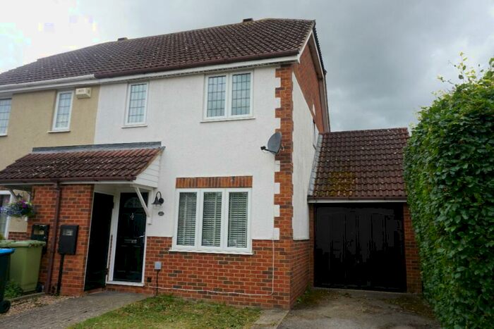 3 Bedroom Semi-Detached House To Rent In Court Corner, Olney, MK46