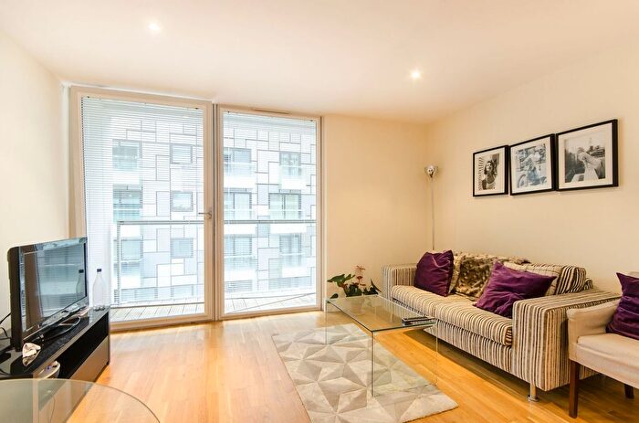1 Bedroom Flat To Rent In Cobalt Point, Canary Wharf, London, E14