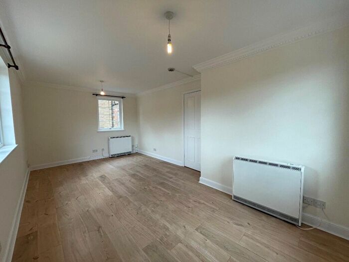 2 Bedroom Flat To Rent In Hermand Crescent, Edinburgh, EH11