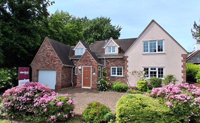 4 Bedroom Detached House For Sale In Upper Welland Road, Malvern, WR14