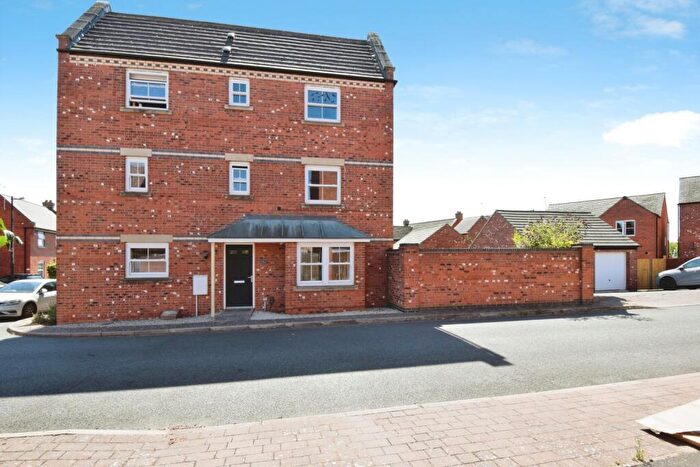 4 Bedroom Town House For Sale In Kevin Wood Close, Leicester, Leicestershire, LE4