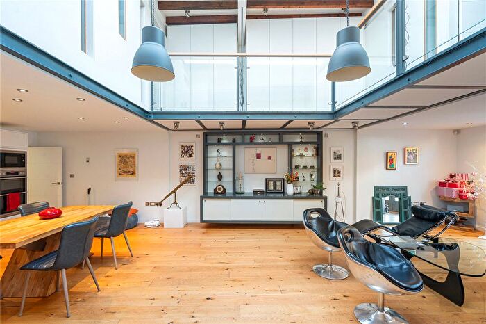 2 Bedroom Mews For Sale In Alma Vale Road, Clifton, Bristol, BS8