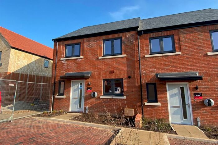 2 Bedroom End Of Terrace House To Rent In Myler Close, Winchester, SO22