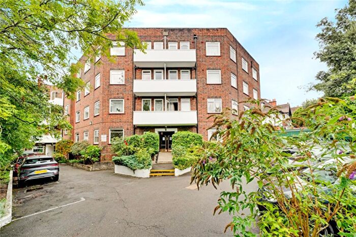 2 Bedroom Apartment For Sale In Kingston Hill, Kingston Upon Thames, KT2