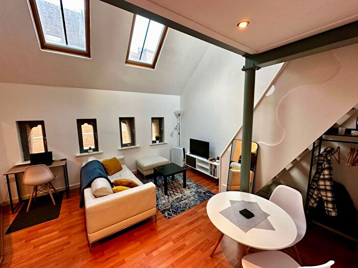 1 Bedroom Flat To Rent In New Station Street, Leeds, West Yorkshire, LS1