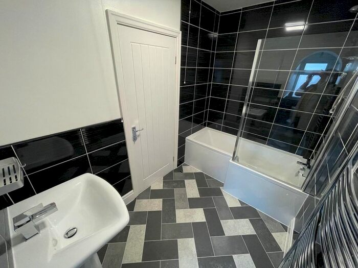 3 Bedroom Terraced House To Rent In Wold Road, Hull, HU5