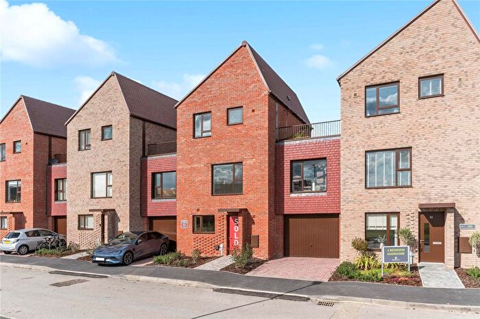 4 Bedroom Detached House For Sale In Lawrence Weaver Road, Cambridge, CB3