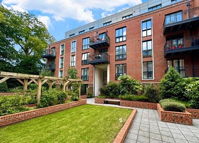 2 Bedroom Property To Rent In Fellowes Rise, Winchester, SO22