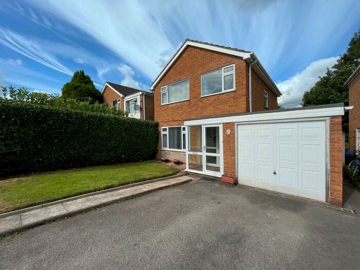 3 Bedroom House To Rent In Westward Close, Uttoxeter, ST14