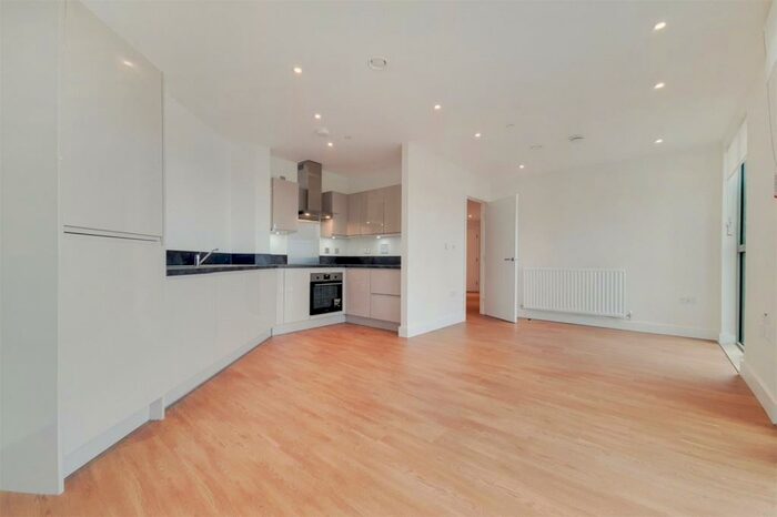 2 Bedroom Apartment To Rent In Green Street, London, NW10