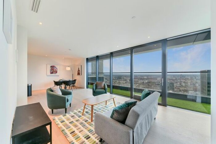 2 Bedroom Flat To Rent In Bagshaw Building, Wardian, Wards Place, Canary Wharf, London, E14