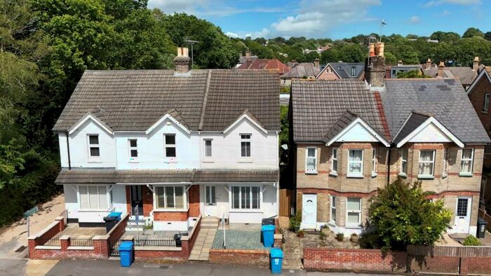 3 Bedroom Terraced House To Rent In Sandbanks Road, Whitecliff, BH14