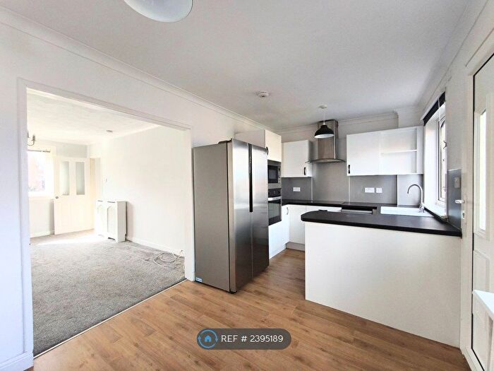 3 Bedroom End Of Terrace House To Rent In Woodhead Green, Hamilton, ML3