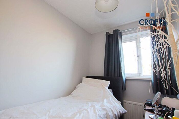 2 Bedroom Semi-Detached House For Sale In Sunningdale Drive, Immingham, DN40