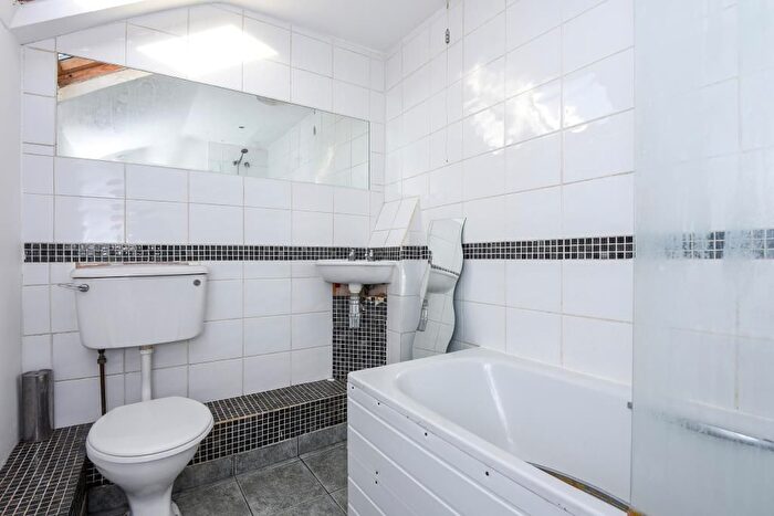 5 Bedroom Terraced House To Rent In Banbury, Oxfordshire, OX16