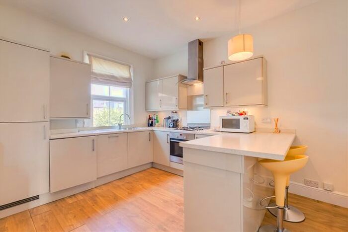 2 Bedroom Flat To Rent In Elliott Road, Chiswick, London, W4