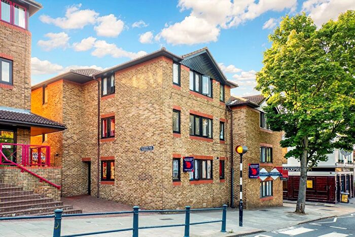 1 Bedroom Flat To Rent In Waldegrave Road, Teddington, TW11