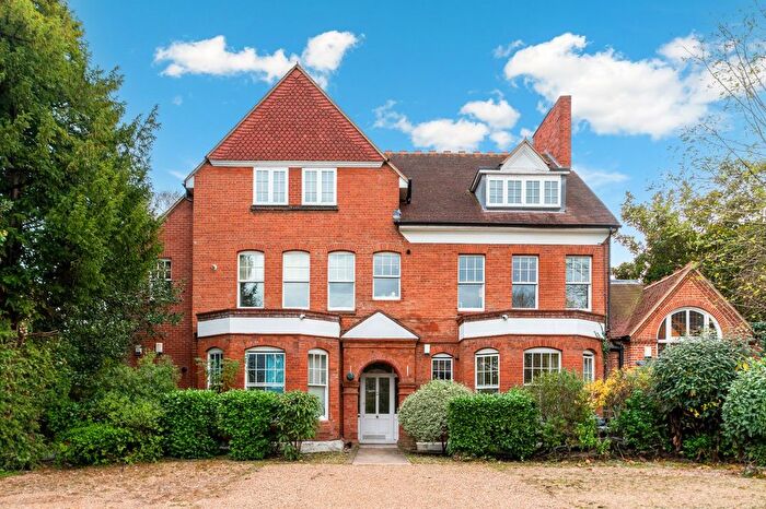 2 Bedroom Flat For Sale In Copers Cope Road, Beckenham, BR3