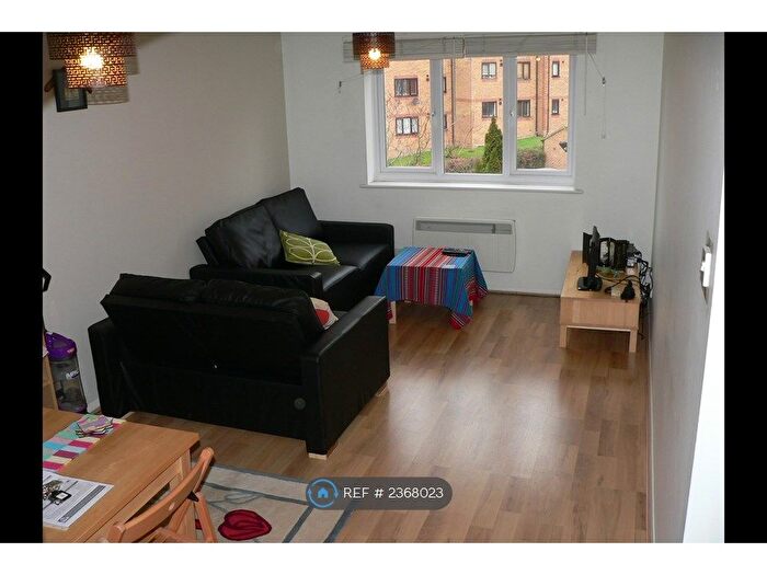 1 Bedroom Flat To Rent In Armoury Road, London, SE8