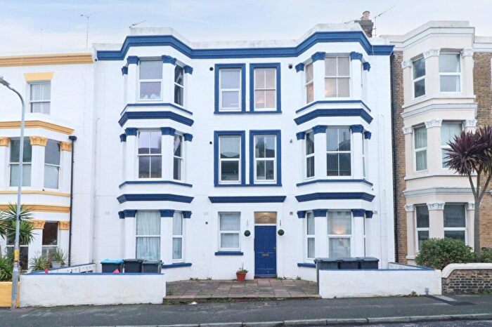 1 Bedroom Flat For Sale In Gordon Road, Cliftonville, Margate, Kent, CT9