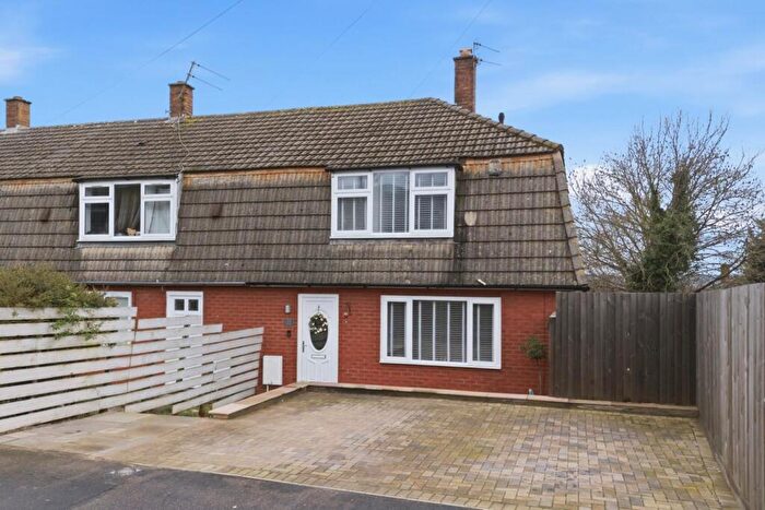 3 Bedroom Semi Detached House For Sale In Tynte Avenue, Bristol, BS13