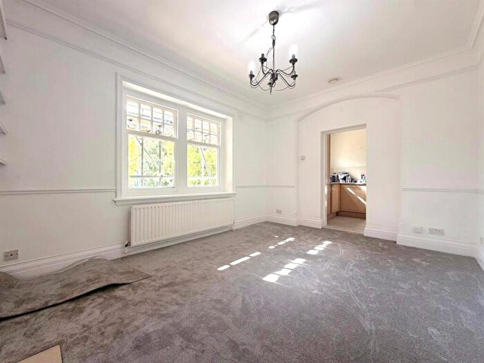 1 Bedroom Apartment To Rent In Shelley Court Lovelace Road Surbiton, KT6