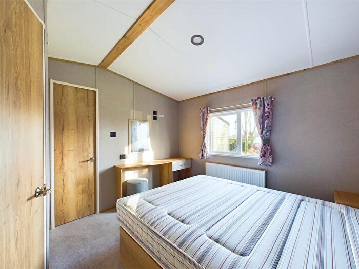 2 Bedroom Chalet For Sale In Woodthorpe Leisure Park, Woodthorpe, Alford, LN13